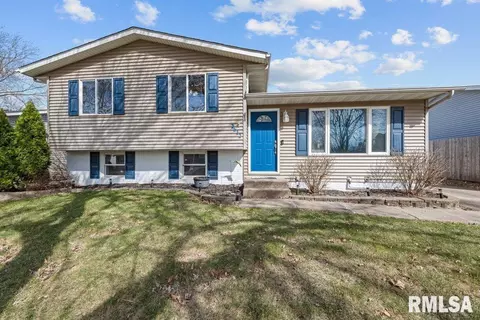 2632 W 59th St, Davenport, IA 52806
