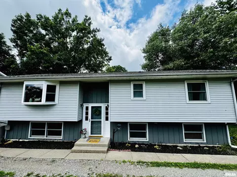 204 SW 12th St, Aledo, IL 61231