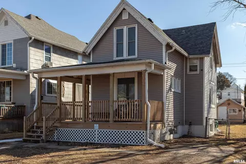 617 7th Ave S, Clinton, IA 52732