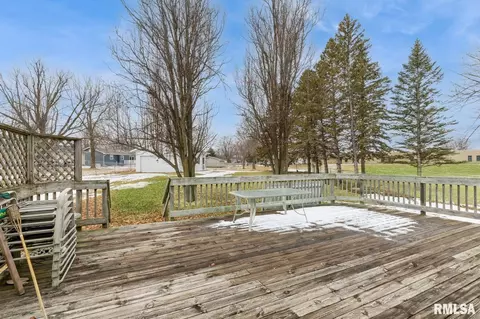 8 Hillcrest Ct, Park View, IA 52748 photo 5