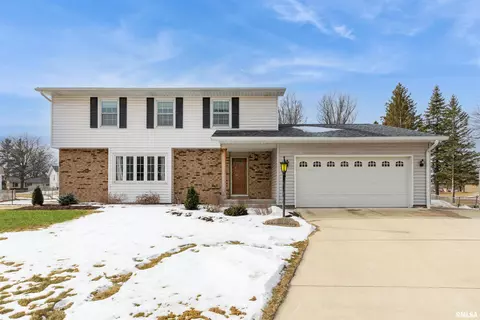 8 Hillcrest Ct, Park View, IA 52748