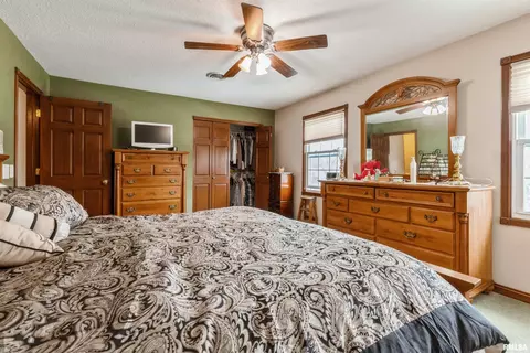 8 Hillcrest Ct, Park View, IA 52748 photo 18