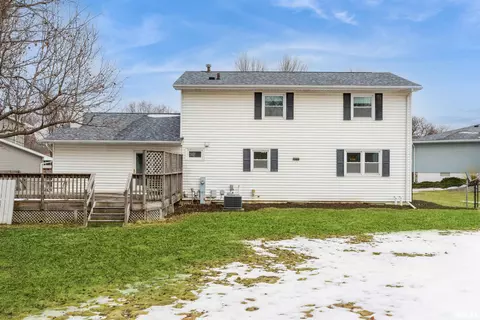 8 Hillcrest Ct, Park View, IA 52748 photo 3