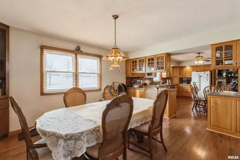 8 Hillcrest Ct, Park View, IA 52748 photo 12