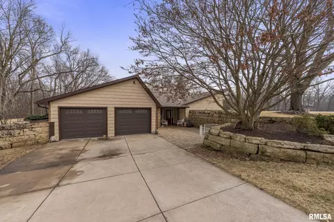2302 Timber Lane Dr, Port Byron, IL 61275