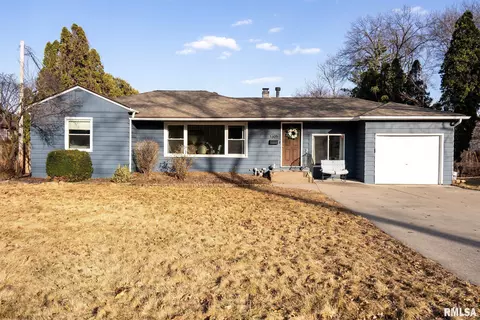 1605 Coffelt Ave, Davenport, IA 52803