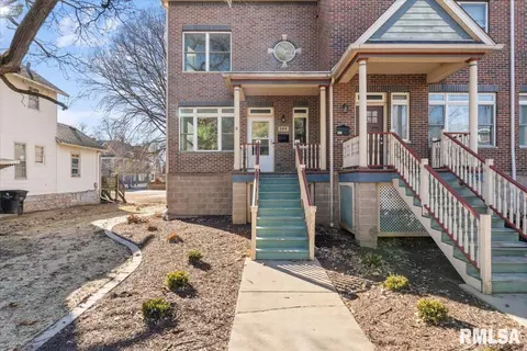 944 22nd St, Rock Island, IL 61201