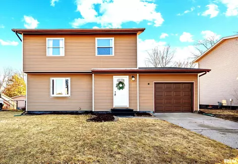 709 W 57th St, Davenport, IA 52806