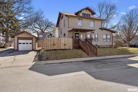 601 E Laurel St, Davenport, IA 52803