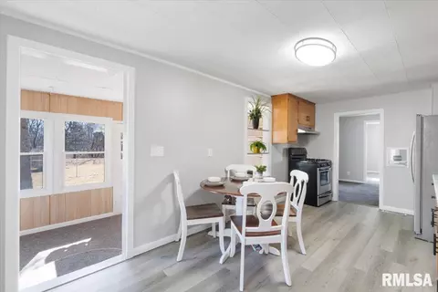 3306 40th St, Moline, IL 61265 photo 14