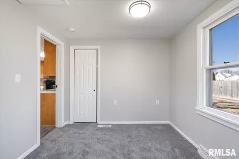 3306 40th St, Moline, IL 61265 photo 24