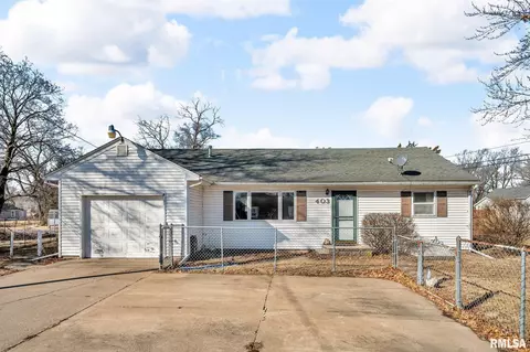 403 38th St, East Moline, IL 61244