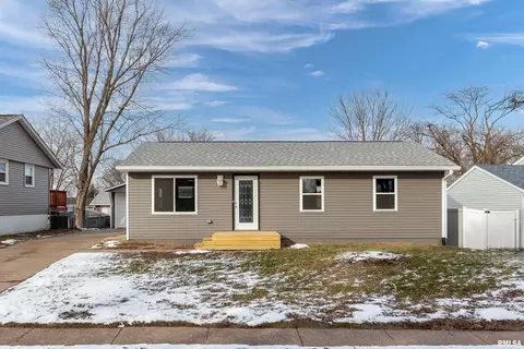 3408 W Hayes St, Davenport, IA 52804