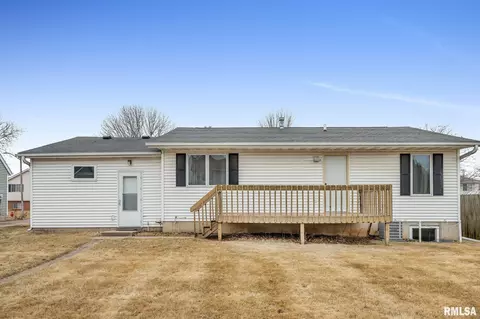 824 Birchwood Dr, Colona, IL 61241