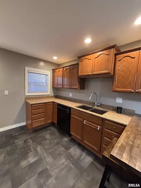 220 E Kellogg Ave, Kewanee, IL 61443 photo 9