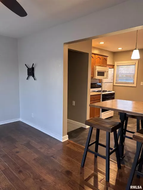 220 E Kellogg Ave, Kewanee, IL 61443 photo 5