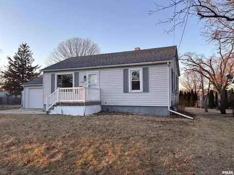 220 E Kellogg Ave, Kewanee, IL 61443 photo 2