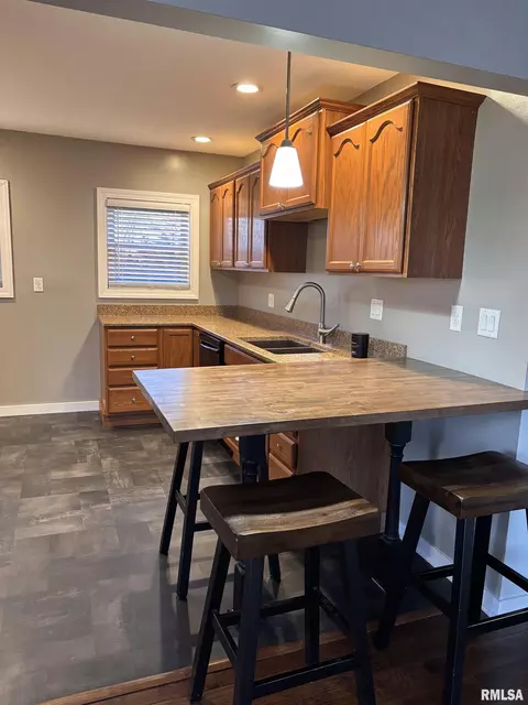 220 E Kellogg Ave, Kewanee, IL 61443 photo 8