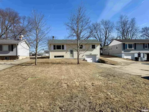 530 Greenway Ave, Colona, IL 61241