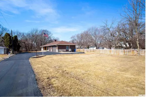 1215 53rd St, Moline, IL 61265 photo 4