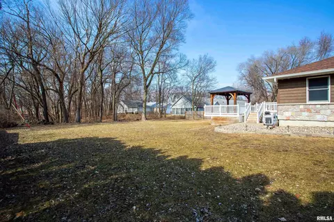 1215 53rd St, Moline, IL 61265 photo 6