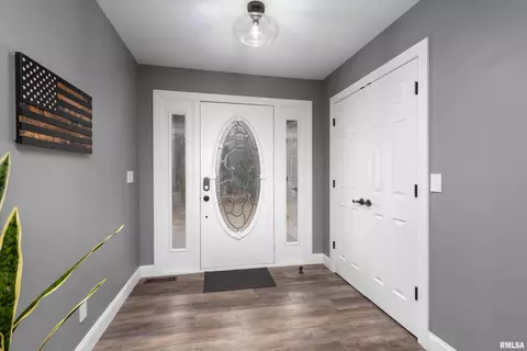 1215 53rd St, Moline, IL 61265 photo 8