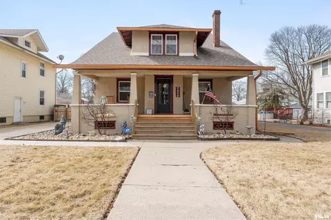 2434 Arlington Ave, Davenport, IA 52803