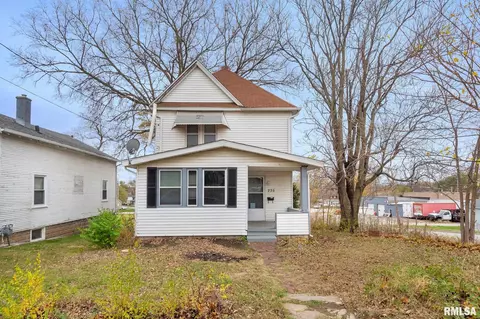 235 20th St, East Moline, IL 61244