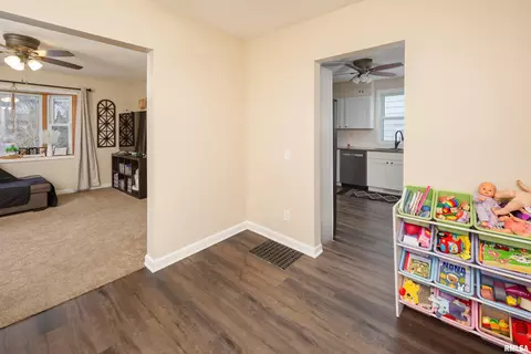 1920 14th St, Moline, IL 61265 photo 9