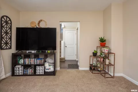 1920 14th St, Moline, IL 61265 photo 6