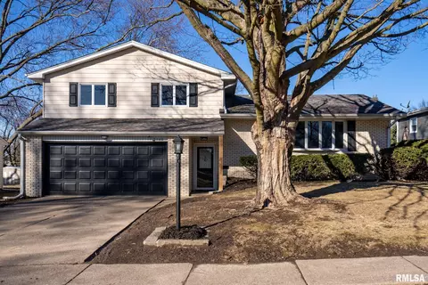 2140 Kraftmeyer Dr, Davenport, IA 52803
