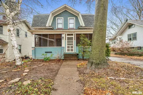 2001 Tremont Ave, Davenport, IA 52803