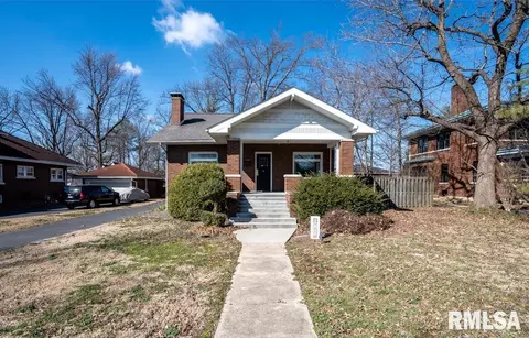 711 N 13th St, Herrin, IL 62948