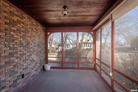 1405 27th St, Moline, IL 61265 photo 35