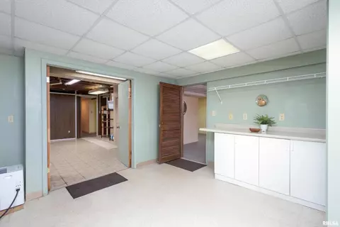 1405 27th St, Moline, IL 61265 photo 34