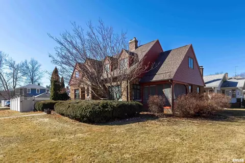 1405 27th St, Moline, IL 61265 photo 2