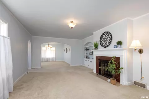 1405 27th St, Moline, IL 61265 photo 6