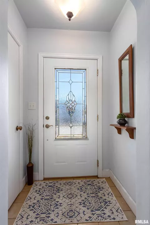 1405 27th St, Moline, IL 61265 photo 3