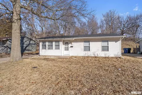 1810 Kirkwood Blvd, Davenport, IA 52803