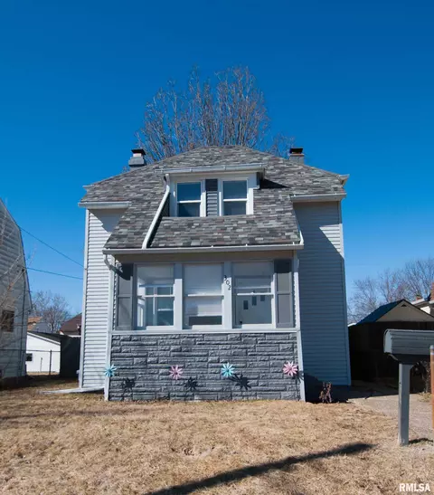 302 S Elmwood Ave, Davenport, IA 52802