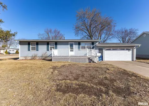 430 15th Pl, Camanche, IA 52730
