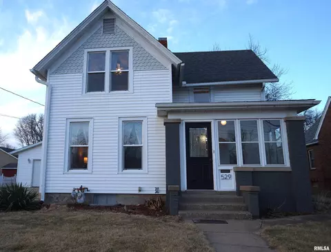 529 W Palace Row, Geneseo, IL 61254
