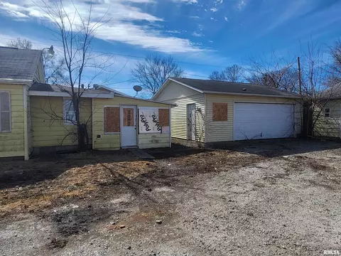 3919 13th St, Moline, IL 61265 photo 3