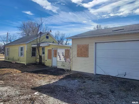 3919 13th St, Moline, IL 61265 photo 2
