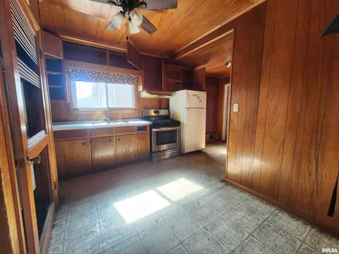 3919 13th St, Moline, IL 61265 photo 6