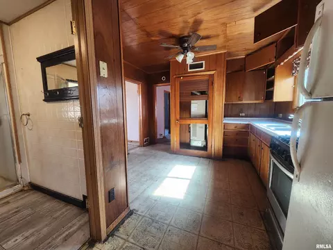 3919 13th St, Moline, IL 61265 photo 9