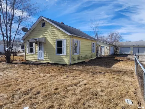 3919 13th St, Moline, IL 61265