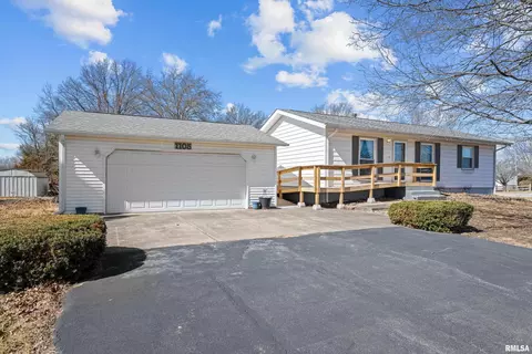1105 12th St, Viola, IL 61486
