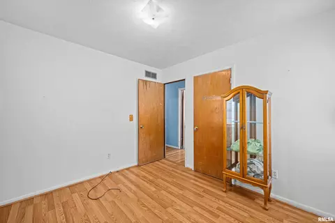 1105 12th St, Viola, IL 61486 photo 15