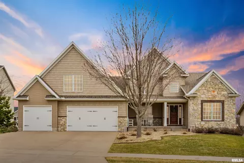 6631 Summerfield Dr, Bettendorf, IA 52722
